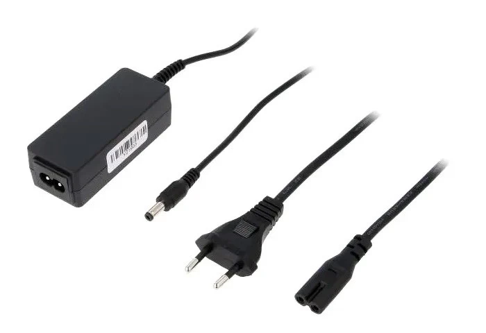 230V-os hálózati adapter (12V / 5A) DC dugóval 230V-os hálózati adapter (12V / 5A) DC dugóval